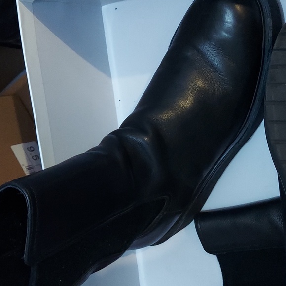 Vince Women's Brinton Flatform Booties. USED - Picture 7 of 11